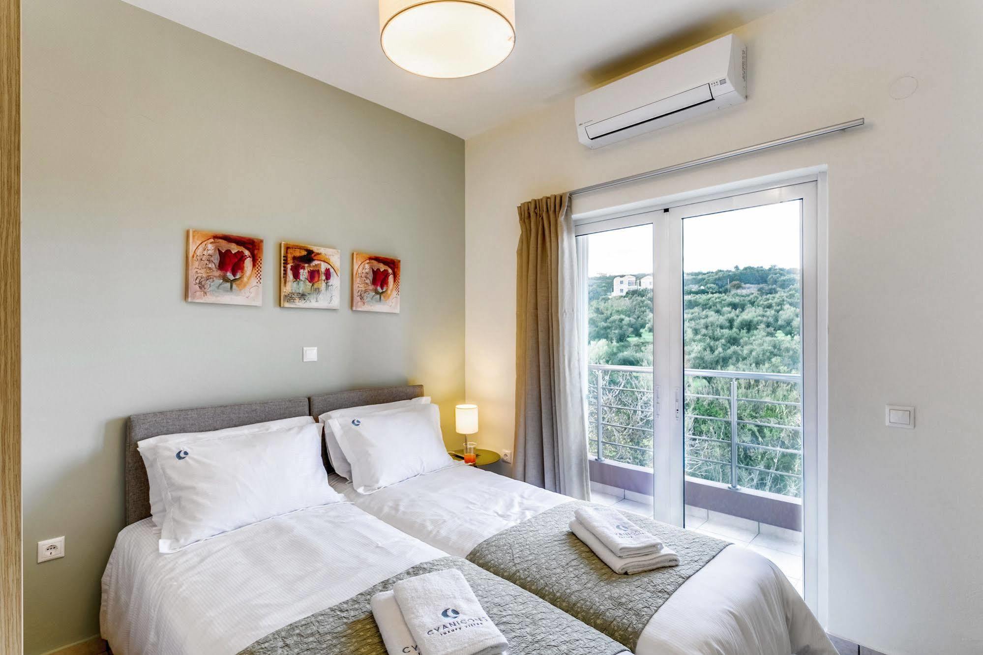 Cyan Icons Villas Tsivaras ภายนอก รูปภาพ
